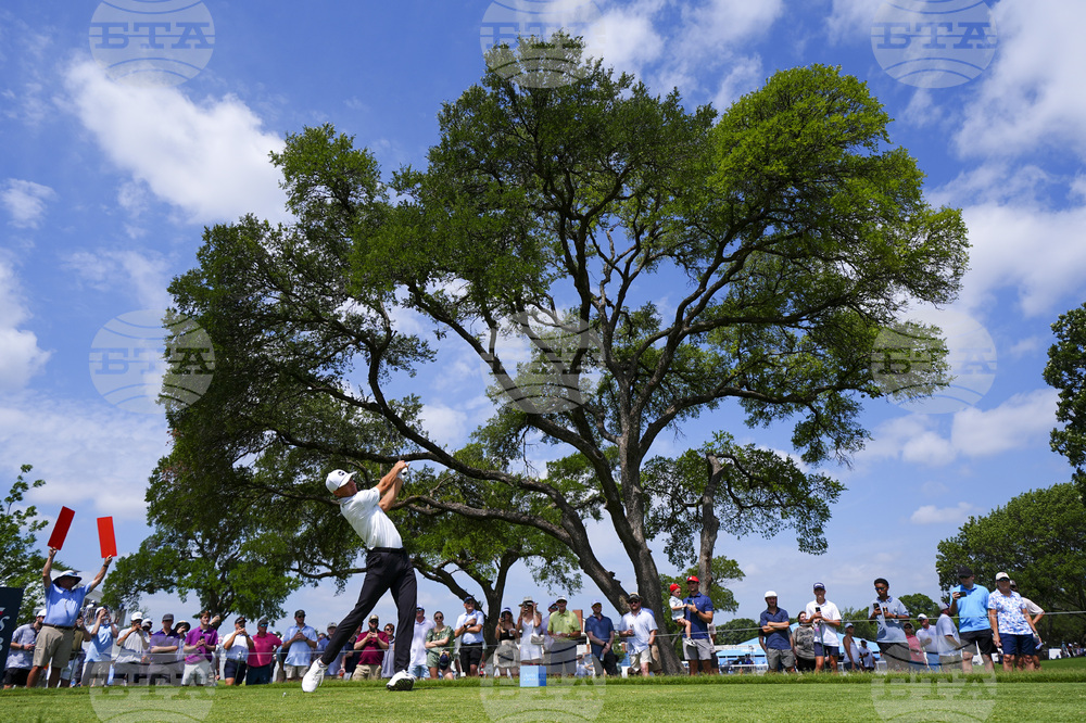 APTOPIX Colonial Golf
