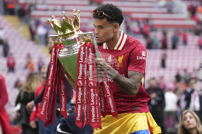 Луис Диас напусна лагера на Ливърпул в Токио за трансфер в Байерн