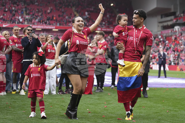 Ливърпул отхвърли предложението на Барселона за крилото Луис Диас