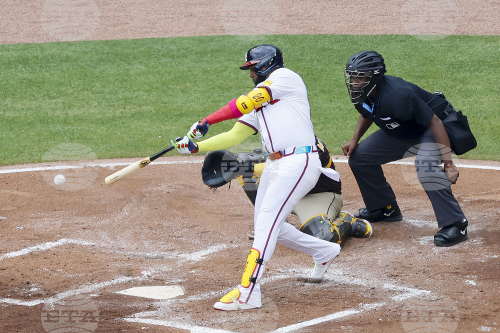 Padres Braves Baseball