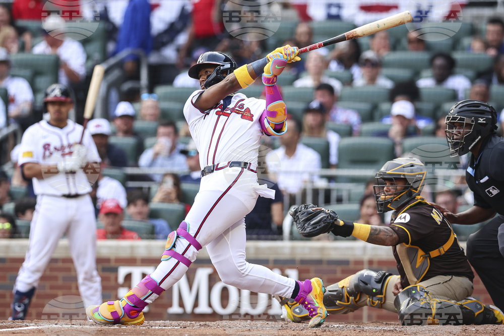 Padres Braves Baseball