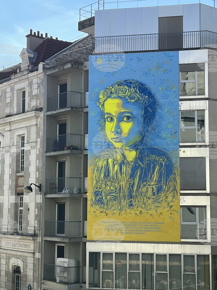 Уличният художник C215 отправя послание срещу войната в Украйна и на други места по света
