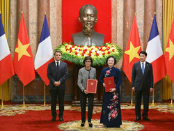 Vietnam France