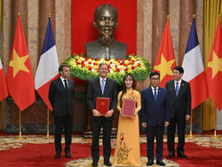 Vietnam France