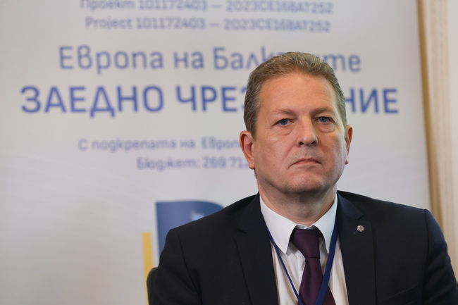 Burgas Free University Rector: Battle for Minds Connected to Reason Why Europe Is Lagging Behind