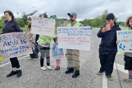 Омуртаг - главен път - протест