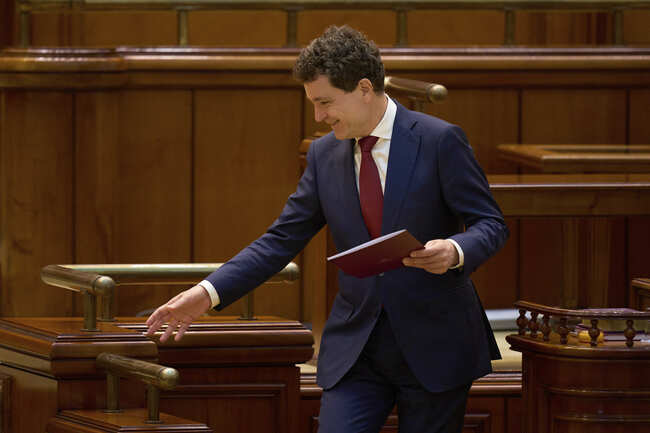 Новият президент на Румъния Никушор Дан призова политическите партии да действат в името на националния интерес