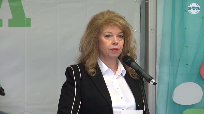 Народ, роден от буквите, носи в душата си закодирина любовта към книгите и към нови познания, каза Илияна Йотова