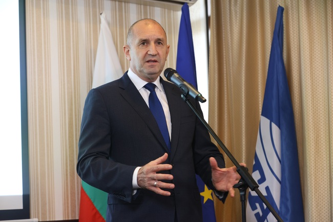 Румен Радев: Професионалните стандарти на журналистиката разграничават истинските медии от техните пропагандни двойници