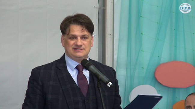 Щастлив съм, че един от най-големите празници в месеца на буквите е Пролетният панаир на книгата, каза министърът на културата Мариан Бачев