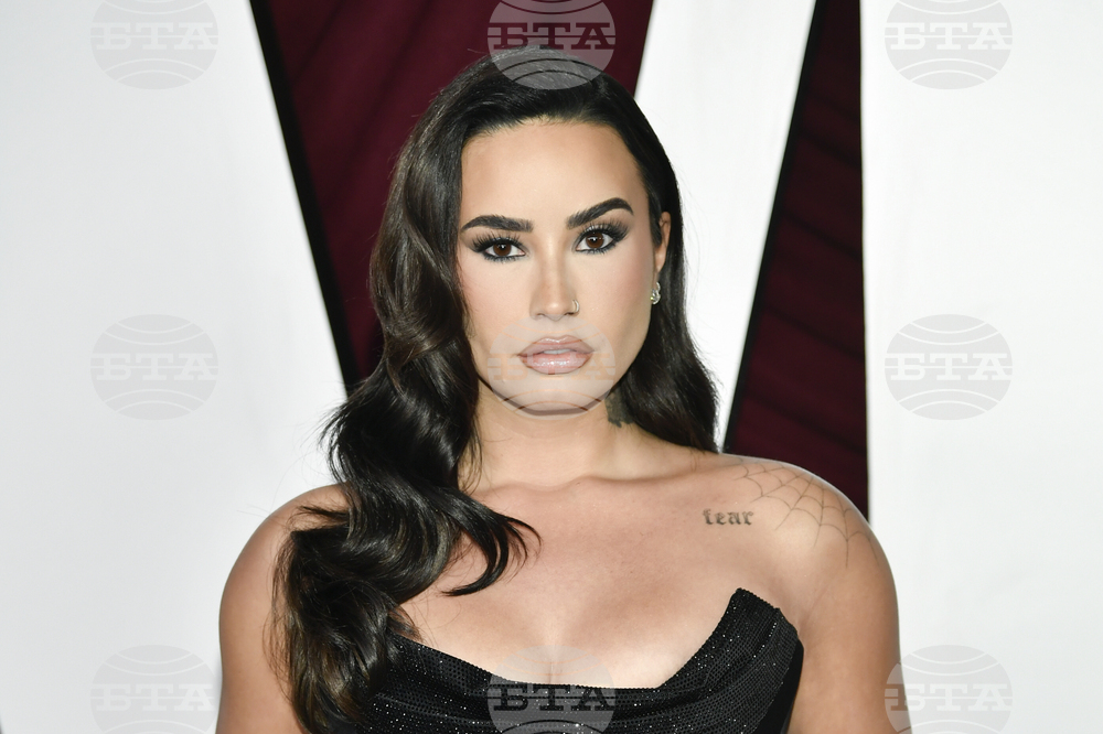 Music Demi Lovato Married