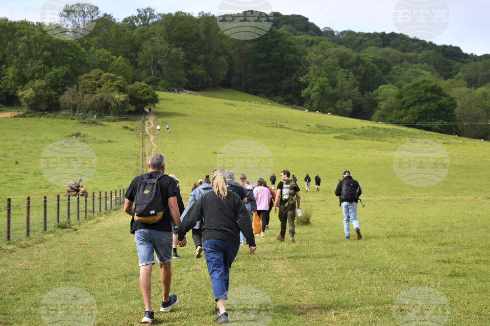 Britain Cheese Rolling