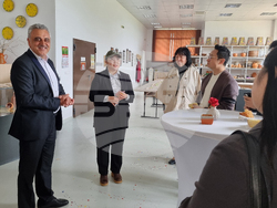 Село Маноле - южнокорейски журналисти - посещение