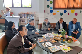 Село Маноле - южнокорейски журналисти - посещение