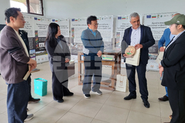 Село Маноле - южнокорейски журналисти - посещение