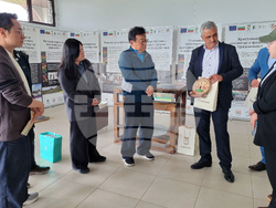 Село Маноле - южнокорейски журналисти - посещение