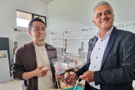 Село Маноле - южнокорейски журналисти - посещение