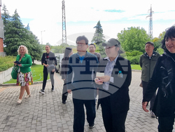 Село Маноле - южнокорейски журналисти - посещение