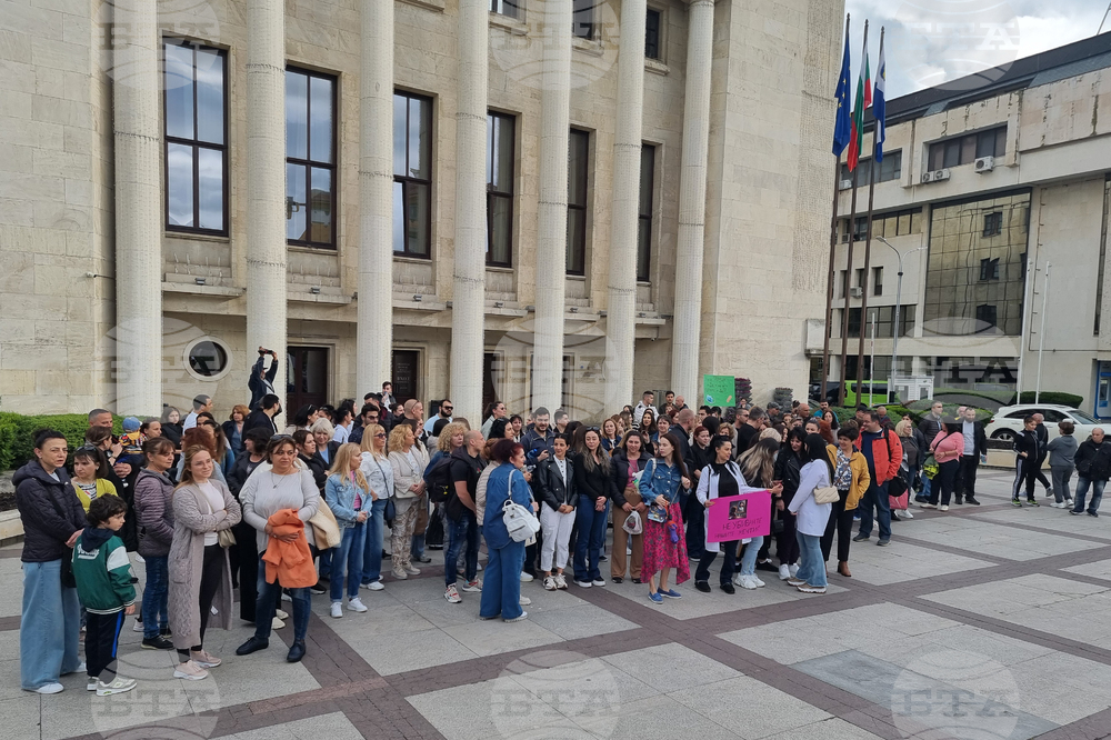 Бургас - протест - здравни работници
