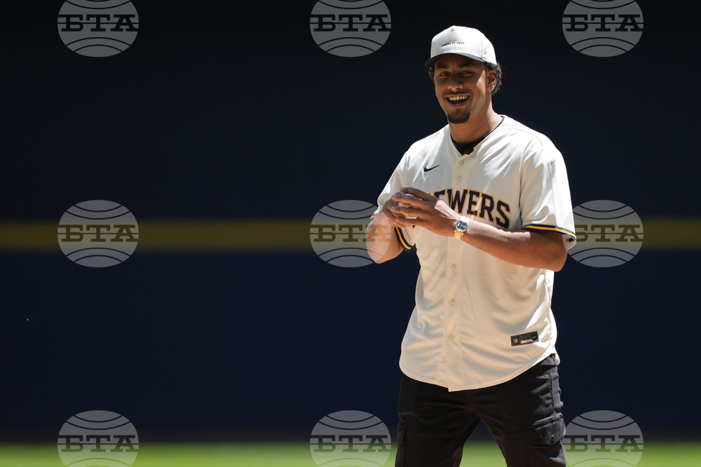 Red Sox Brewers Baseball