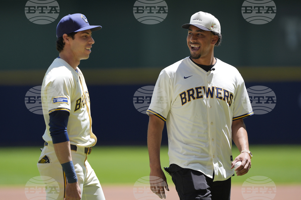 Red Sox Brewers Baseball