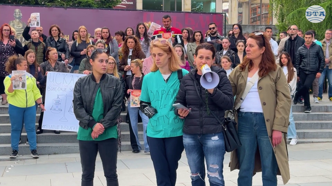 Студенти и медицински специалисти протестираха в Стара Загора с искане за достойно заплащане и по-добри условия на труд