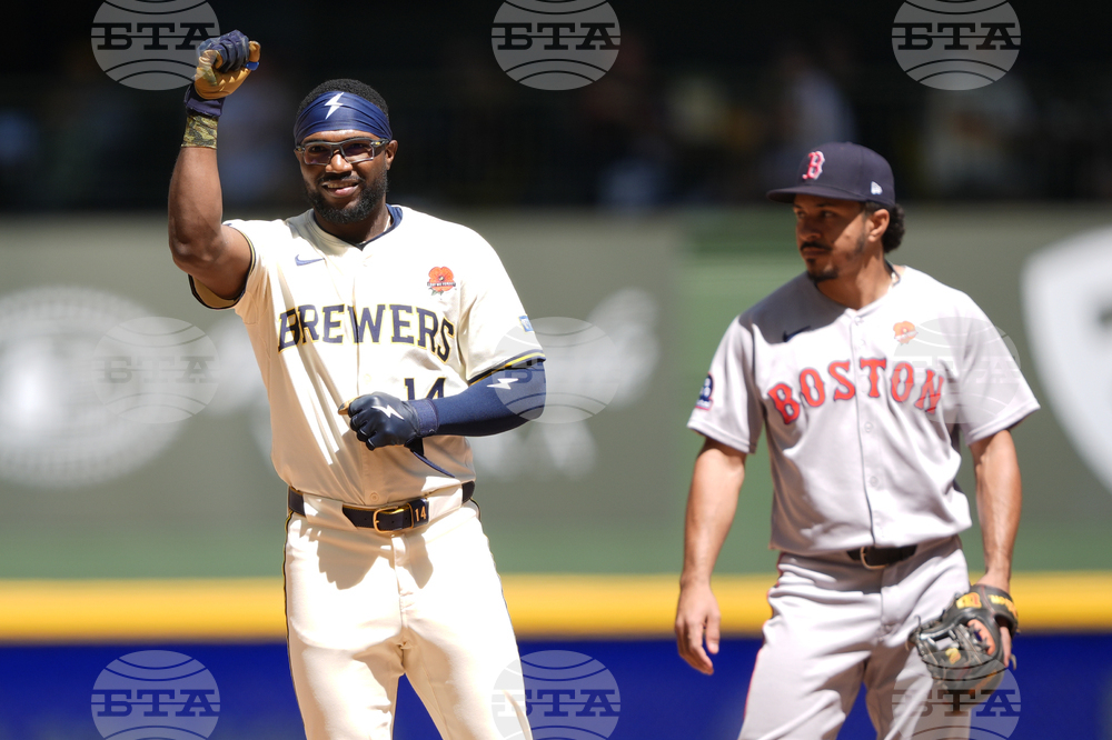 Red Sox Brewers Baseball