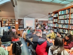 В РЕГИОНАЛНА БИБЛИОТЕКА „САВА ДОБРОПЛОДНИ” – СЛИВЕН ПРИКЛЮЧИ СЕДМИЦАТА НА ЛЮБОВТА