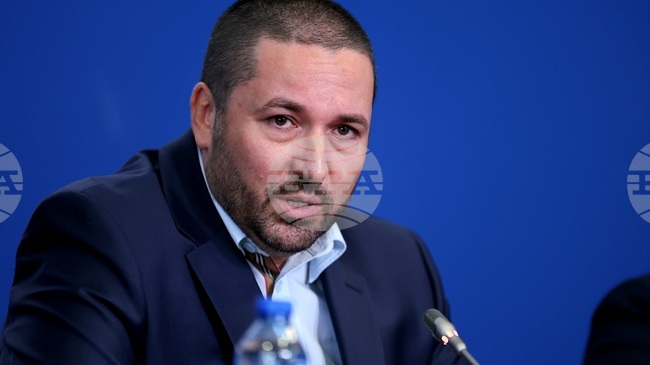 Гражданско движение „Сияние" ще участва в изборите като коалиция от партии със същото име, обяви Николай Попов