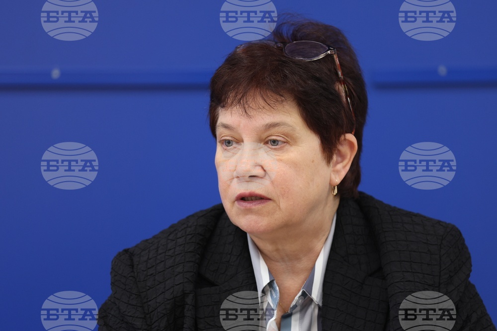 Head of Europe Direct - Vratsa Presents Exhibition Showing Good Practices of European Funds