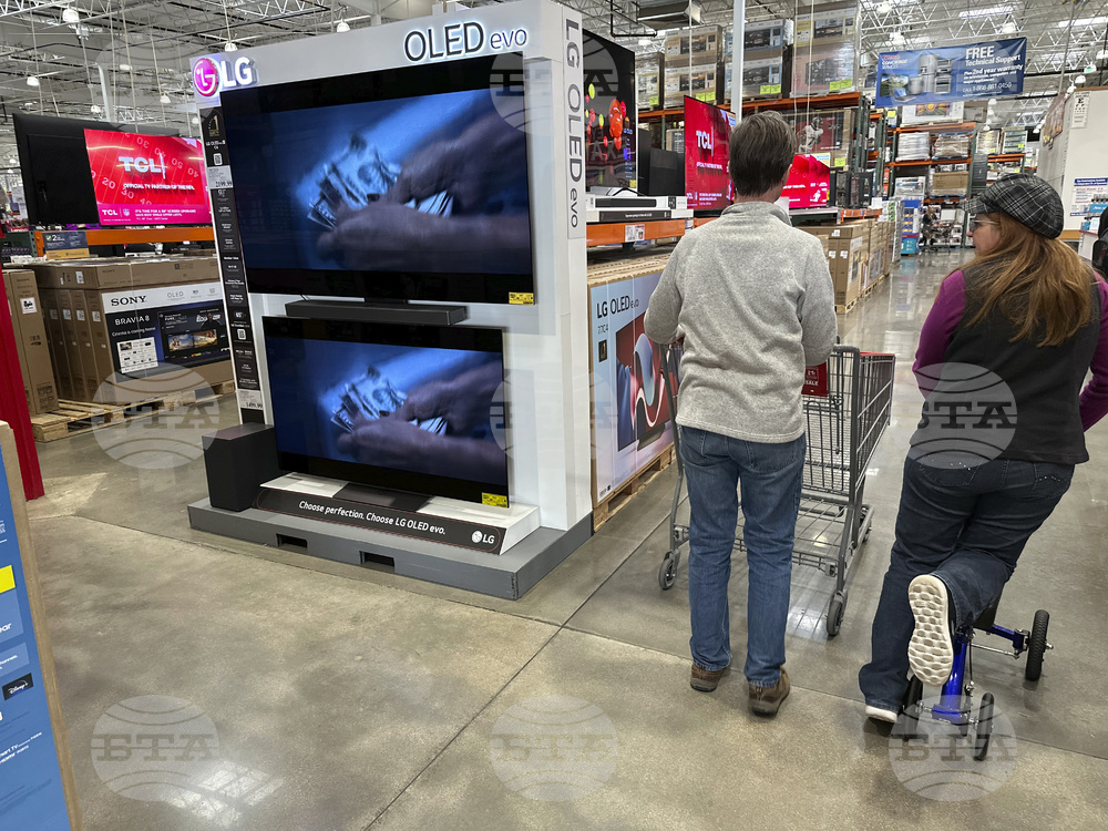 Потребителското доверие в САЩ се понижи до най-ниската си точка от пандемията от КОВИД-19 на фона на частичното затваряне на правителството
