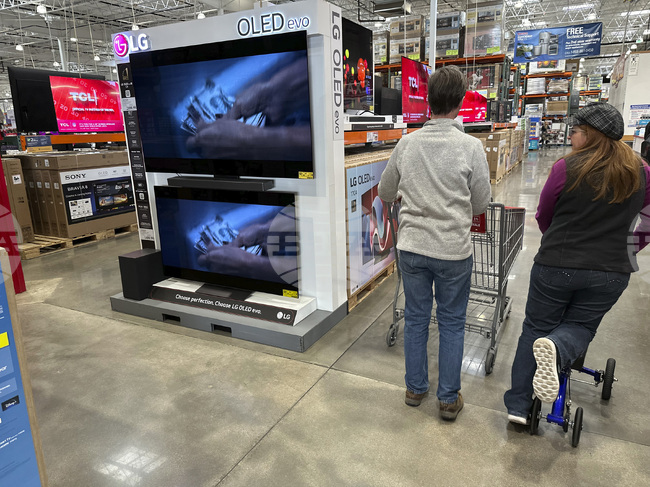 Потребителското доверие в САЩ се понижи до най-ниската си точка от пандемията от КОВИД-19 на фона на частичното затваряне на правителството