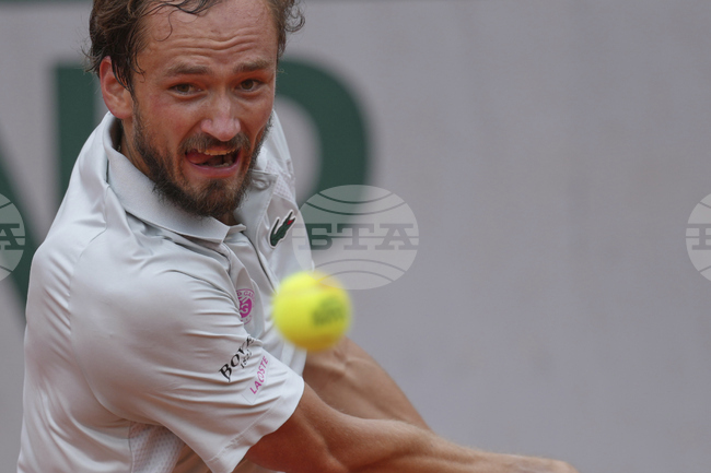 Даниил Медведев започна сезона на тревни кортове с победа на турнира в Хертогенбош