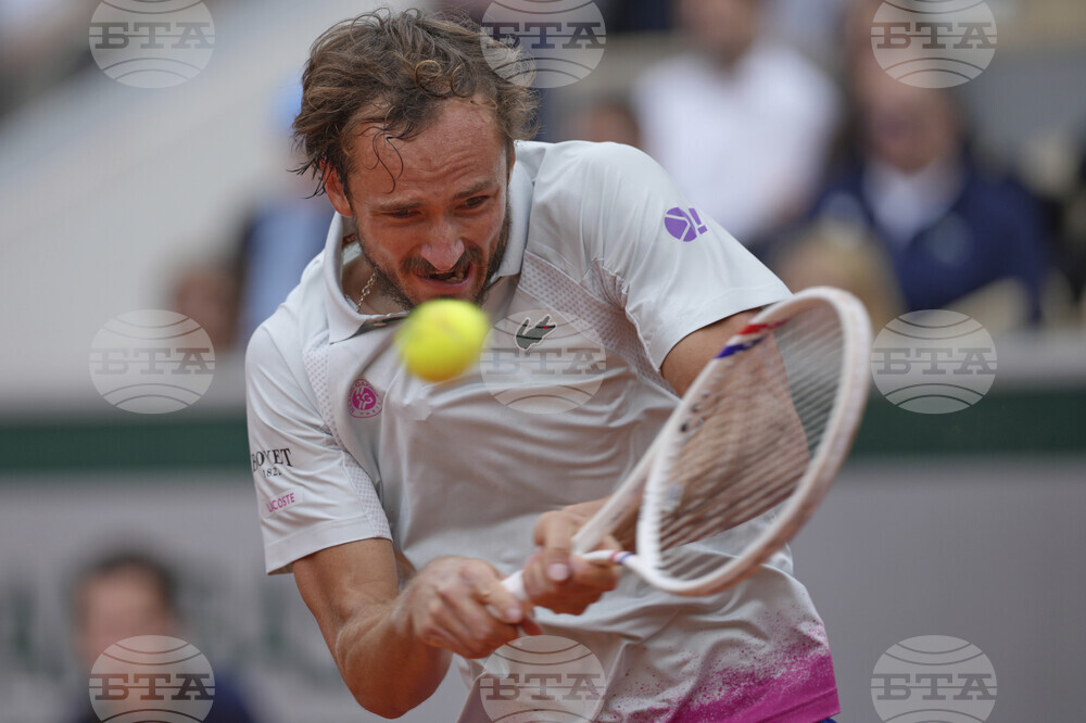 Водачът в схемата Даниил Медведев отпадна на четвъртфиналите на турнира по тенис в Хертогенбош