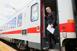 Бургас - влак София-Бургас - Гроздан Караджов - посещение
