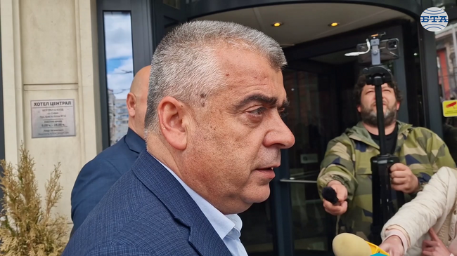 „Демокрация, права и свободи - ДПС“ се събраха на заседание след съобщението, че Джевдет Чакъров е подал оставка като председател на ДПС