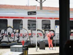 Бургас - влак София-Бургас - Гроздан Караджов - посещение