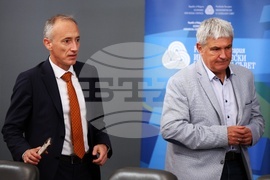 Дискусия на тема „Финансовата грамотност като фактор за инвестиции, доходи и еврозона"