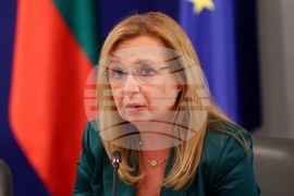 Дискусия на тема „Финансовата грамотност като фактор за инвестиции, доходи и еврозона"