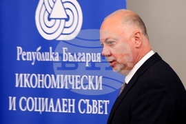 Дискусия на тема „Финансовата грамотност като фактор за инвестиции, доходи и еврозона"