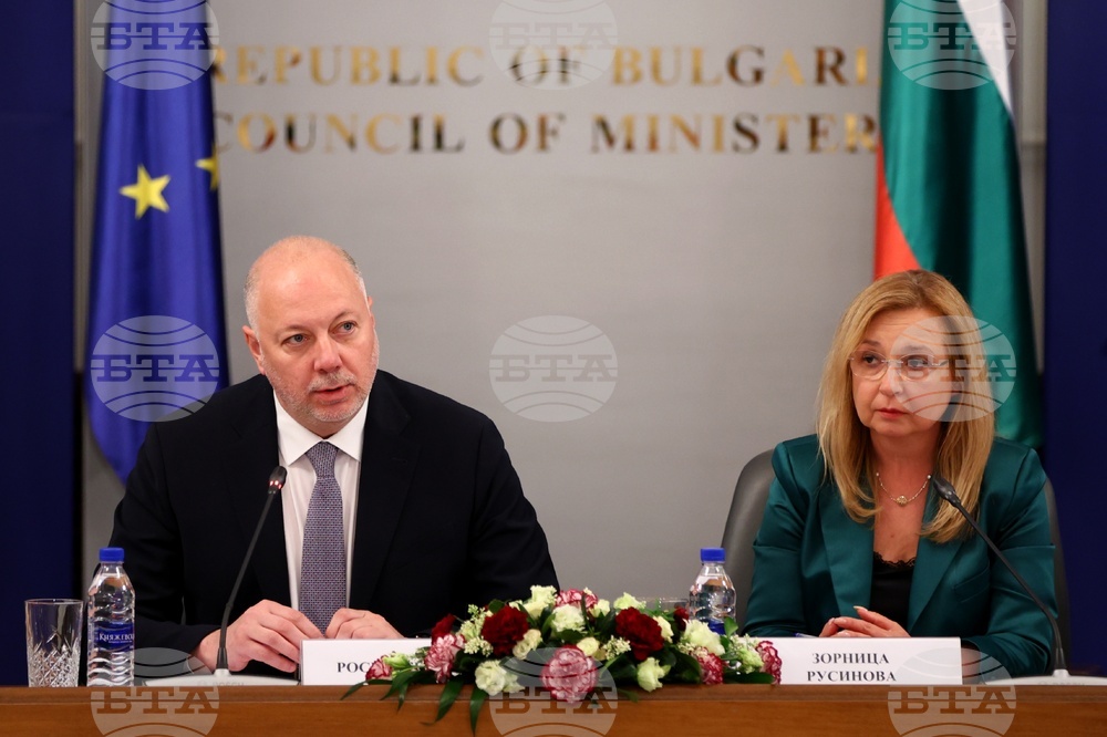 PM Sees No Point in Euro Debate Manipulating and Intimidating People