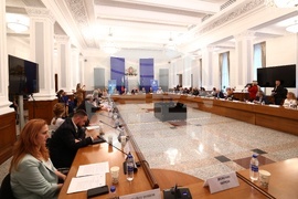 Дискусия на тема „Финансовата грамотност като фактор за инвестиции, доходи и еврозона"