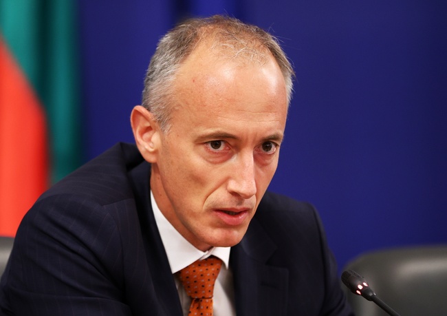 Schools Must Prepare Students for Age of Artificial Intelligence, Says Education Minister