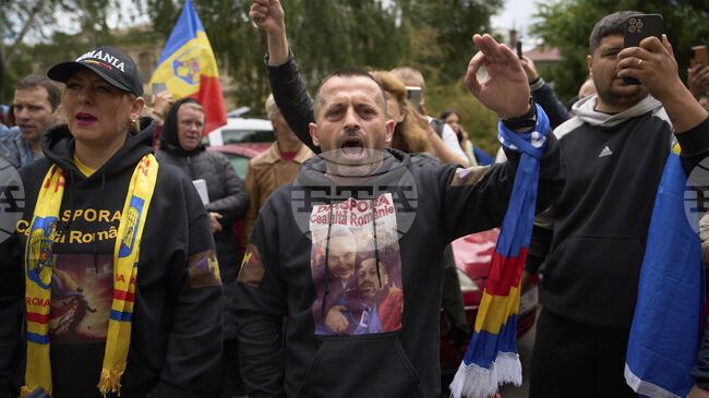 Привърженици на бившия кандидат за президент на Румъния Калин Джорджеску влязоха в сблъсъци с жандармерията пред Букурещкия съд