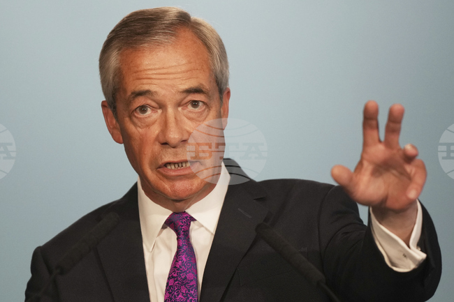 Найджъл Фараж каза в съда, че видео на афганистански мигрант в TикТок е "ужасяващо"