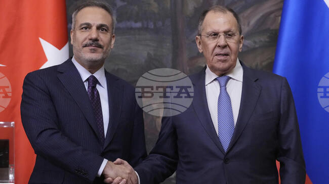 Турският външен министър обсъди с руския си колега преговорите между Русия и Украйна