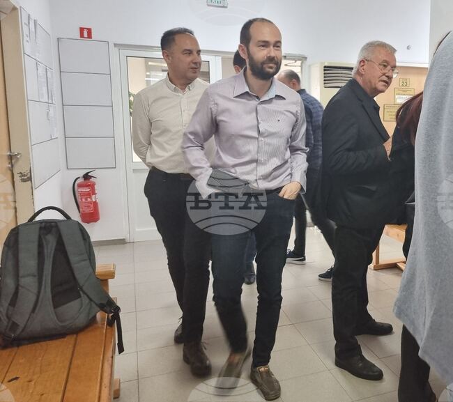 Районен съд - Пловдив прекрати делото срещу петима лекари, обвинени за източване на здравната каса