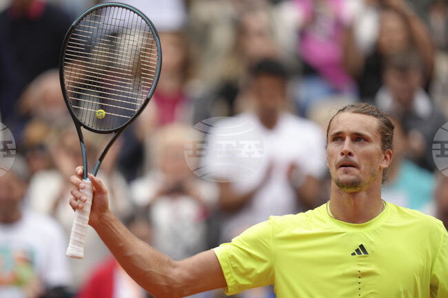 Александър Зверев и Алекс де Минор започнаха с победи на "Ролан Гарос", британец отстрани Даниил Медведев