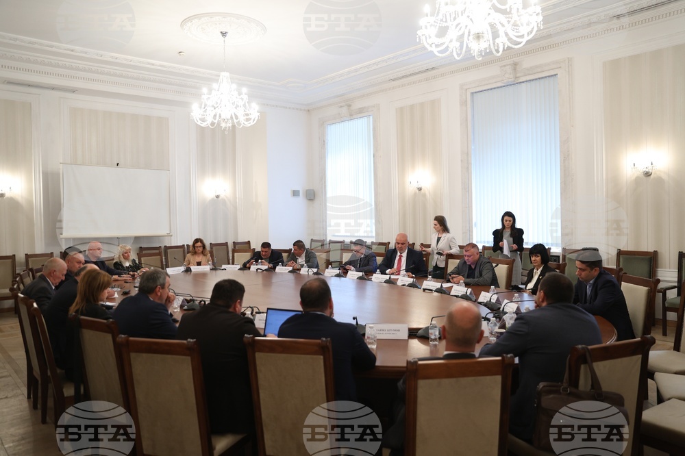 Парламентарната комисия по вътрешна сигурност изслуша кандидатите за комисията по досиетата