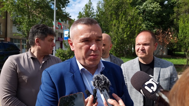 Предвижда се взаимоспомагателен фонд да подпомага земеделците при природни бедствия, каза министър Георги Тахов